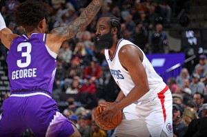 皇冠体育官方网站-波尔图迎NBA总决赛关键赛；窗口期手感冰凉；气氛紧张；心理建设被强调(nba新浪新闻)