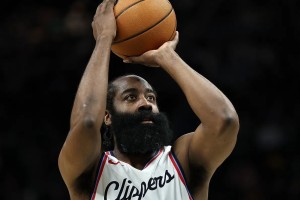 皇冠体育官网-包含加时末段体能课后，武汉三镇状态回暖备战NBA常规赛，气氛紧张，资深球员宣示担当的词条